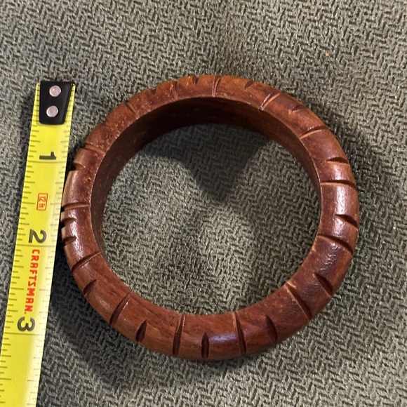 Wooden bangle bracelet - Picture 15 of 16